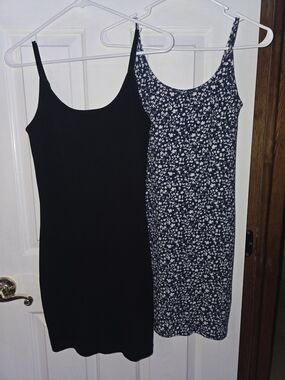 Old Navy Women's Medium Black And Navy & White Floral Thin Strap Dresses